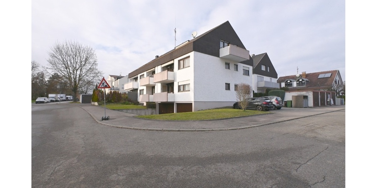 Vielfältige Angebote für Kinder und Jugendliche besonders attraktiv für junge Familien - Dachgeschoßwohnung Stuttgart Stammheim | Angebot:25990677