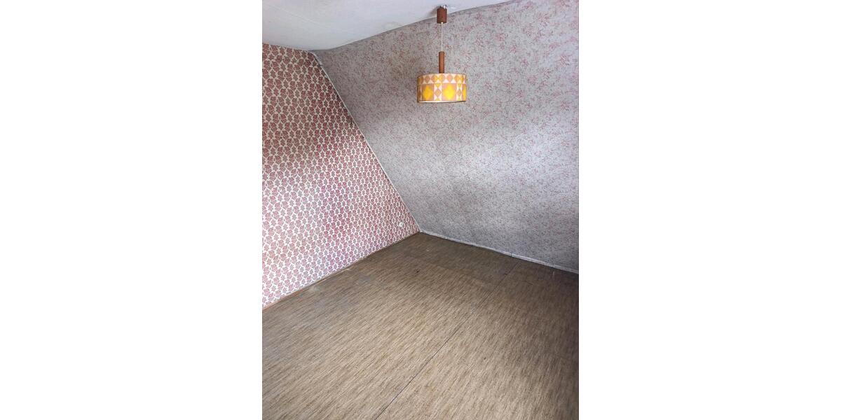 Mehrfamilienhaus, Wohnhaus Nürtingen - 8 Zimmer, 150 m&sup2;, 425.000&euro; | Angebot:26059475