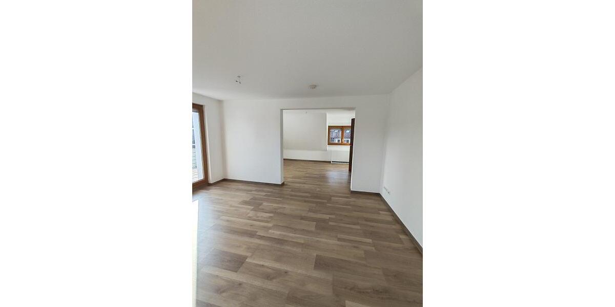 Etagenwohnung Neckartenzlingen - 3.5 Zimmer, 79 m&sup2;, 790&euro; | Angebot:25100737