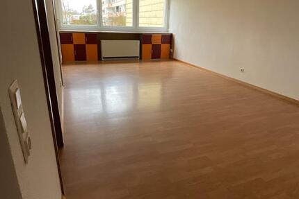 Wohnung Sindelfingen Eichholz - 2 Zimmer, 53 m&sup2;, 850&euro; | Angebot:25908007