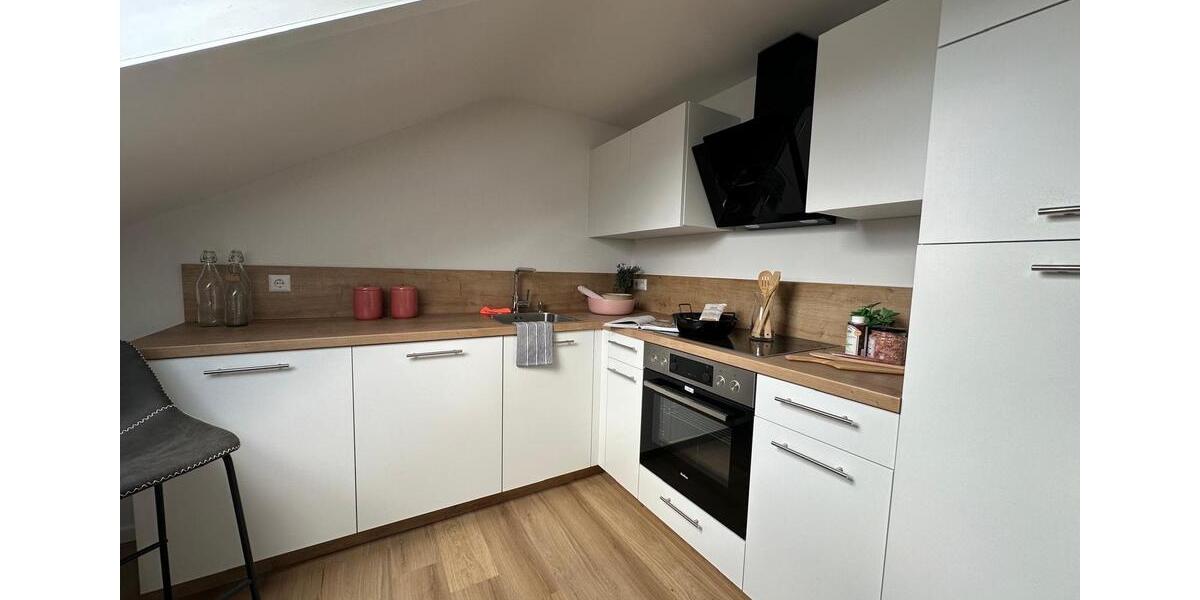 Dachgeschoßwohnung Stuttgart Zuffenhausen - 2.5 Zimmer, 52 m&sup2;, 970&euro; | Angebot:25936820