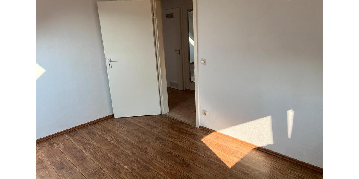 Dachgeschoßwohnung Remshalden - 3 Zimmer, 65 m&sup2;, 900&euro; | Angebot:25957108