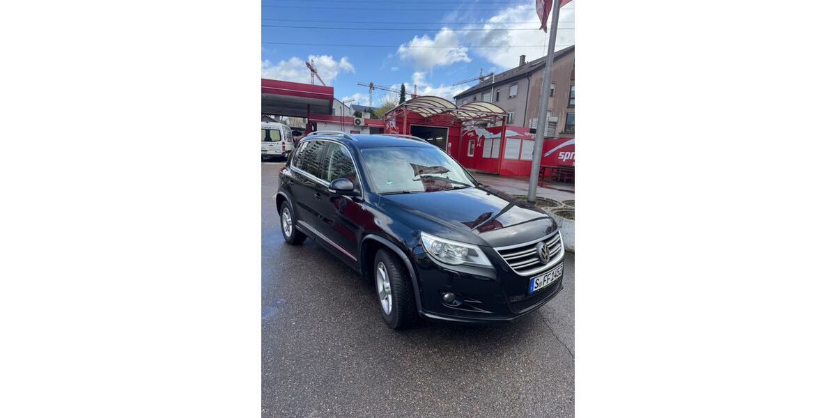VW Tiguan 206.910 km 8.900 &euro; Stuttgart 70437