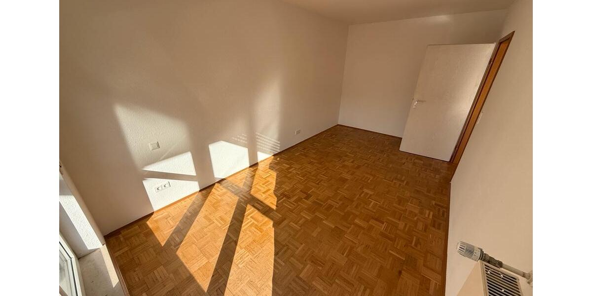 Etagenwohnung Esslingen am Neckar - 2 Zimmer, 65 m&sup2;, 1.000&euro; | Angebot:25944159