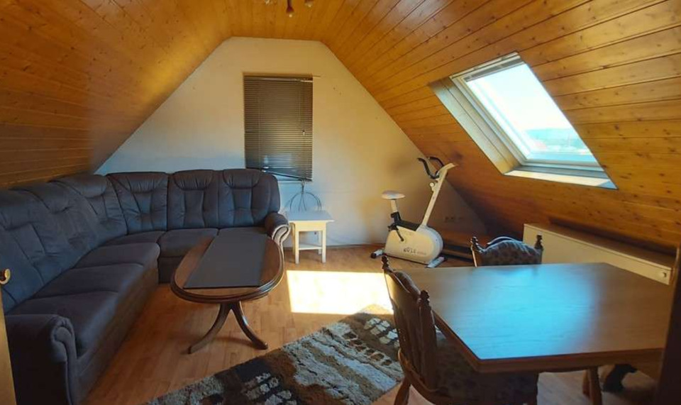 Dachgeschoßwohnung Göppingen - 3 Zimmer, 68 m&sup2;, 1.000&euro; | Angebot:25953907