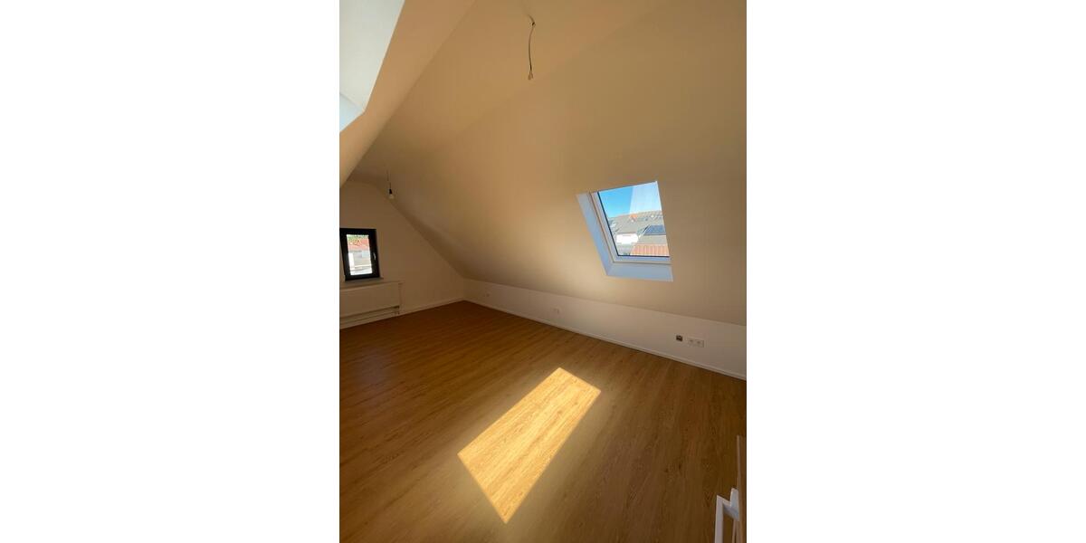 Dachgeschoßwohnung Denkendorf - 2.5 Zimmer, 28 m&sup2;, 600&euro; | Angebot:27540390