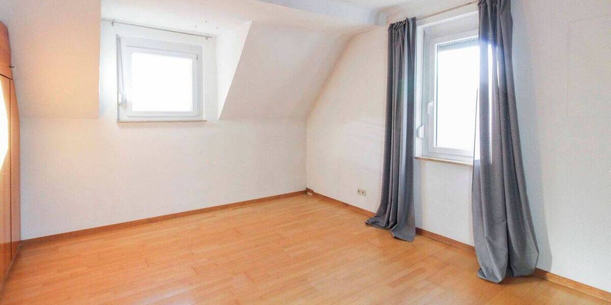 Doppelhaushälfte Erligheim - 9 Zimmer, 151 m&sup2;, 375.000&euro; | Angebot:26028535