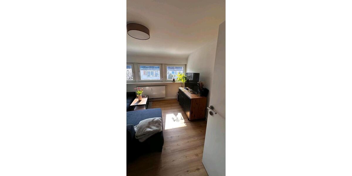 Dachgeschoßwohnung Stuttgart Feuerbach - 35 Zimmer, 65 m&sup2;, 1.050&euro; | Angebot:25824877