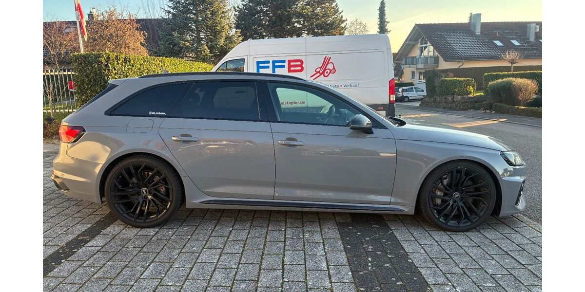 Audi RS4 73.400 km 56.700 &euro; Ilsfeld 74360