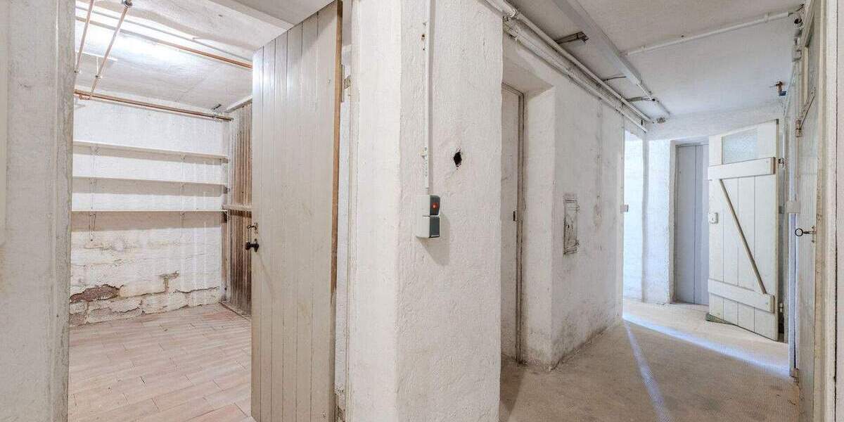 Mehrfamilienhaus, Wohnhaus Stuttgart / Feuerbach Feuerbach - 8 Zimmer, 180 m&sup2;, 795.000&euro; | Angebot:25704035