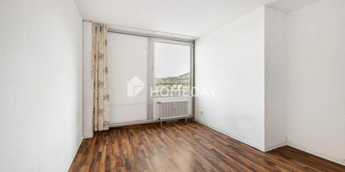 Etagenwohnung Leonberg Eltingen - 4 Zimmer, 130 m&sup2;, 330.000&euro; | Angebot:25677585