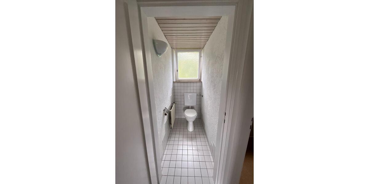 Etagenwohnung Stuttgart Bad Cannstatt - 4 Zimmer, 100 m&sup2;, 1.800&euro; | Angebot:25369076