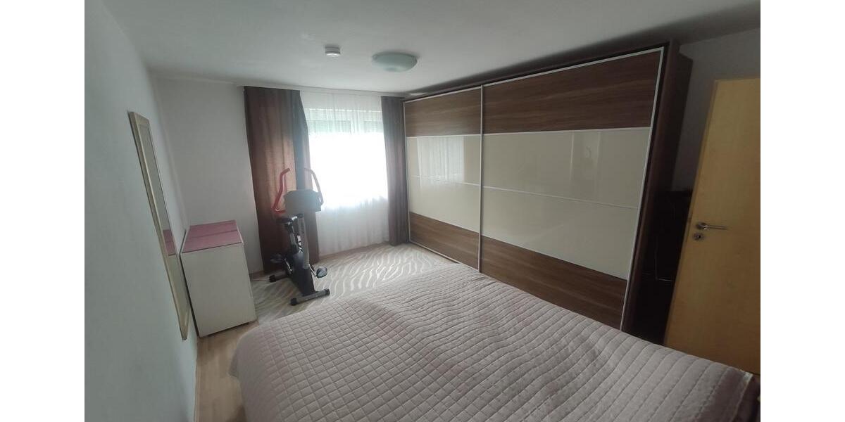 Etagenwohnung Leonberg - 3 Zimmer, 65 m&sup2;, 890&euro; | Angebot:25351926