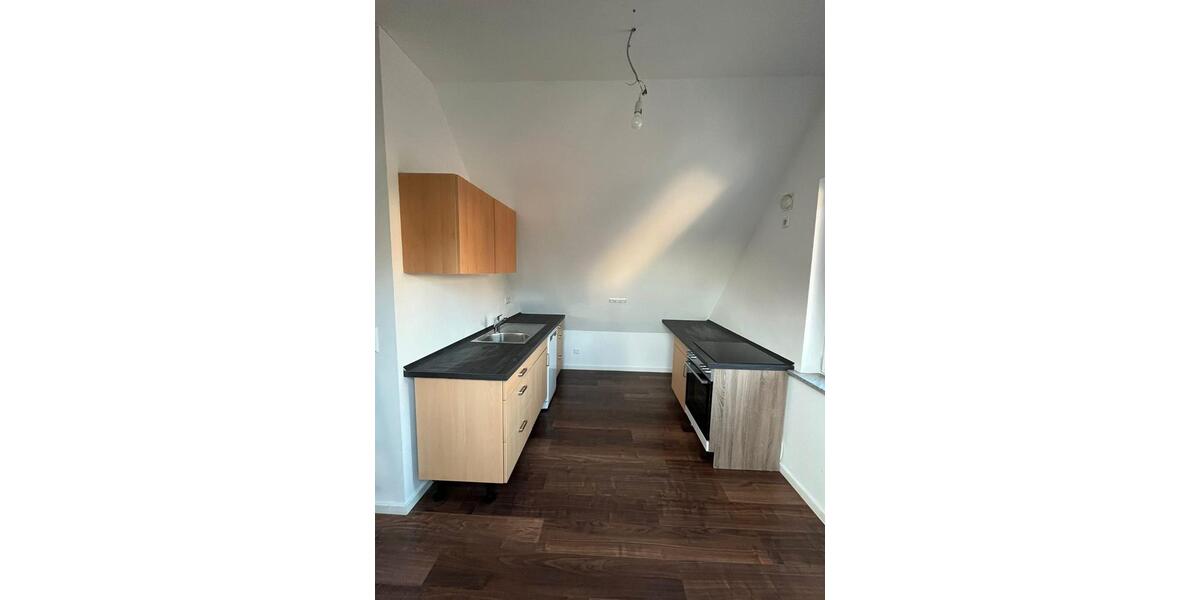 Dachgeschoßwohnung Esslingen am Neckar - 2.5 Zimmer, 49 m&sup2;, 800&euro; | Angebot:25989322