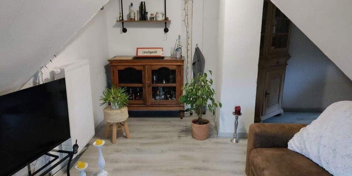 Einfamilienhaus Esslingen am Neckar (Oberesslingen) Oberesslingen - 8 Zimmer, 183 m&sup2;, 629.000&euro; | Angebot:25760346