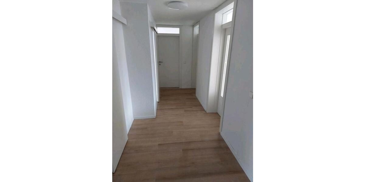 Etagenwohnung Backnang - 3 Zimmer, 80 m&sup2;, 1.100&euro; | Angebot:26680577