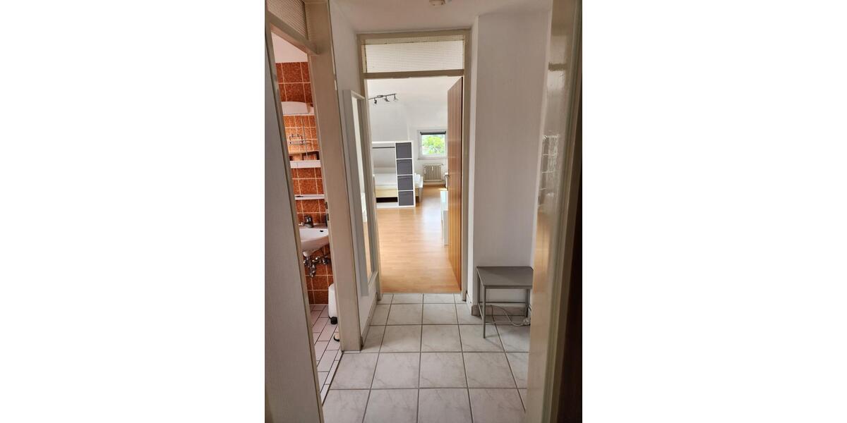 Dachgeschoßwohnung Stuttgart Neuwirtshaus - 1.5 Zimmer, 38 m&sup2;, 745&euro; | Angebot:25355160