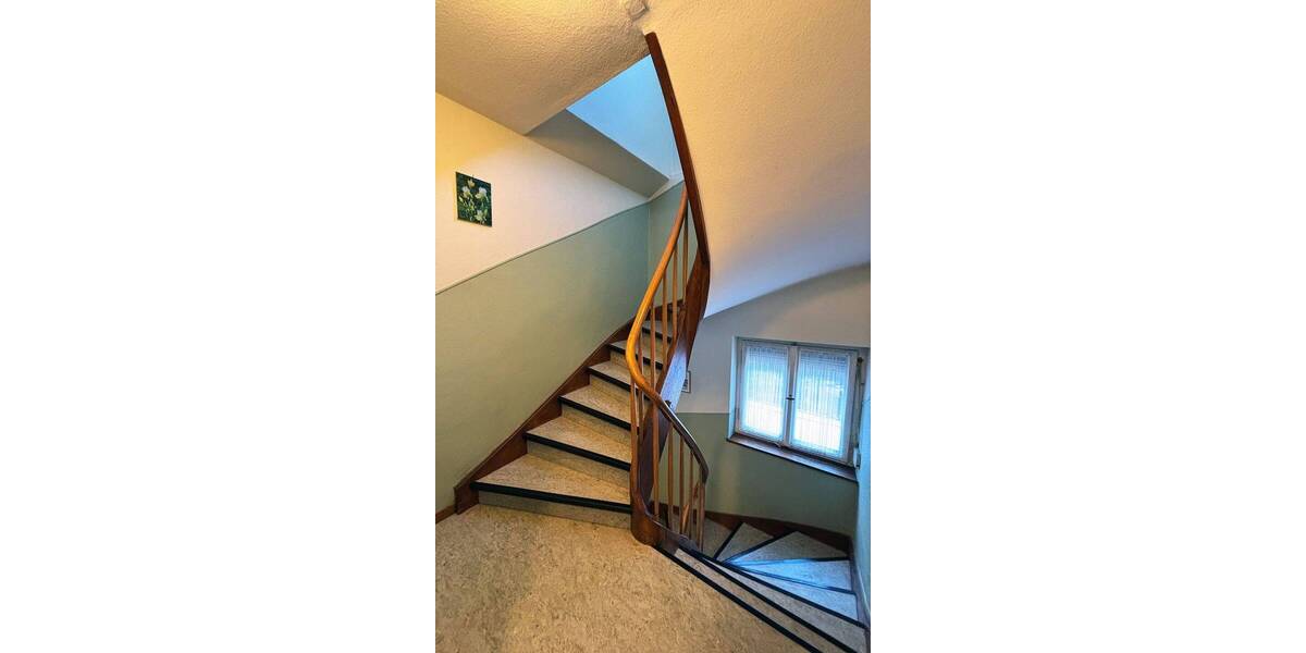 Mehrfamilienhaus, Wohnhaus Stuttgart Feuerbach - 8 Zimmer, 202 m&sup2;, 789.000&euro; | Angebot:26433270