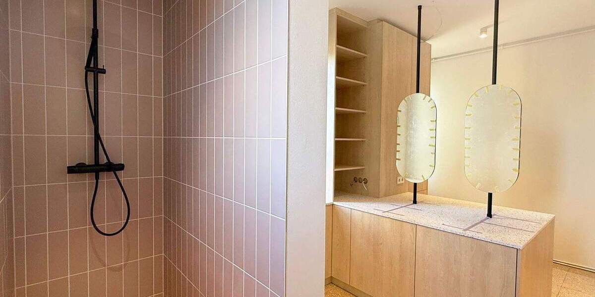 Etagenwohnung Stuttgart West - 5 Zimmer, 140 m&sup2;, 2.450&euro; | Angebot:25837745