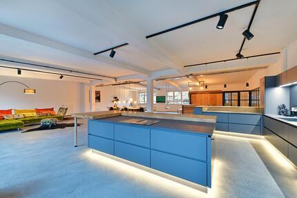 Wohnung Stuttgart Stuttgart-Süd - 2 Zimmer, 250 m&sup2;, 3.000&euro; | Angebot:26003389