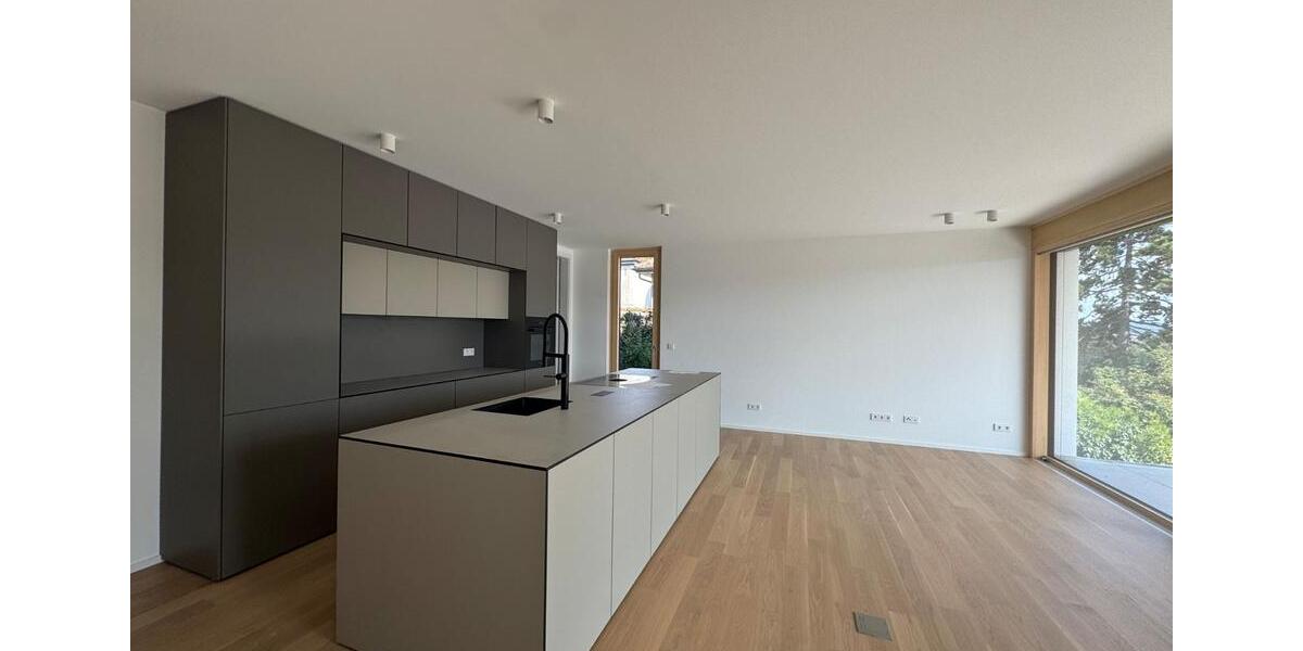 Erdgeschoßwohnung Esslingen am Neckar - 3 Zimmer, 121 m&sup2;, 2.440&euro; | Angebot:26727658