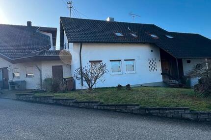 Haus Oberstenfeld - 8 Zimmer, 230 m&sup2;, 680.000&euro; | Angebot:25281407