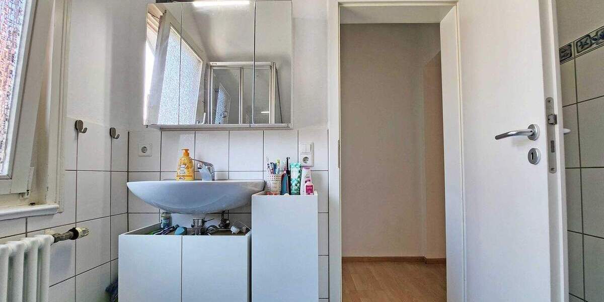 Etagenwohnung Stuttgart Bad Cannstatt - 3 Zimmer, 96 m&sup2;, 398.000&euro; | Angebot:25780885