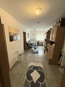 GEPFLEGT, HELL UND GUT GESCHNITTEN IN RUHIGER LAGE - Etagenwohnung Ditzingen | Angebot:26029861