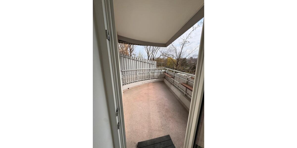 Etagenwohnung Stuttgart Mühlhausen - 3 Zimmer, 71 m&sup2;, 1.100&euro; | Angebot:25851439