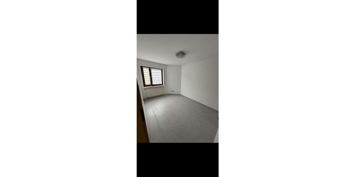 Erdgeschoßwohnung Sindelfingen - 3 Zimmer, 84 m&sup2;, 1.650&euro; | Angebot:25875431