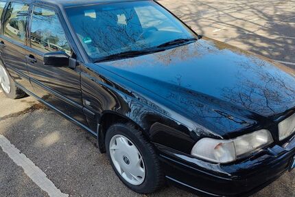 Volvo V70 290.000 km 3.900 &euro; Böblingen 71032