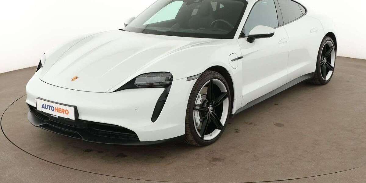 Porsche Taycan 21.933 km 68.990 &euro; Stuttgart 70195