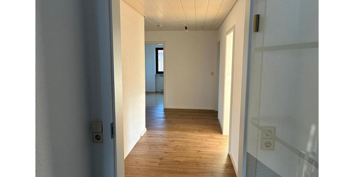 Dachgeschoßwohnung Sulzbach an der Murr - 3.5 Zimmer, 90 m&sup2;, 780&euro; | Angebot:24805980