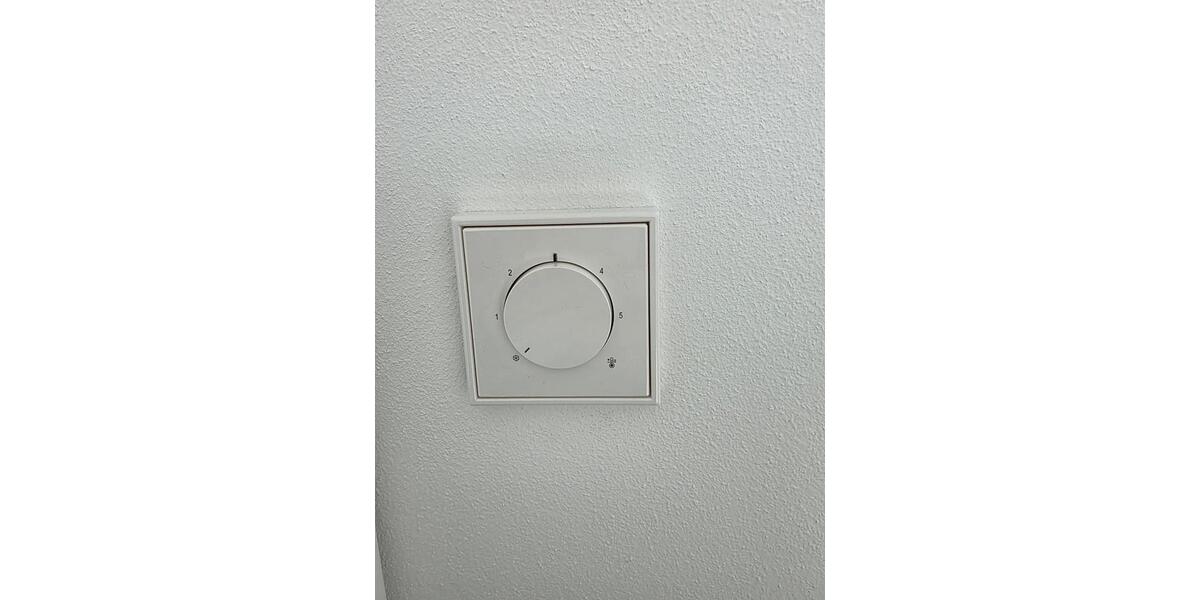 Dachgeschoßwohnung Sindelfingen - 3.5 Zimmer, 80 m&sup2;, 1.300&euro; | Angebot:25253404