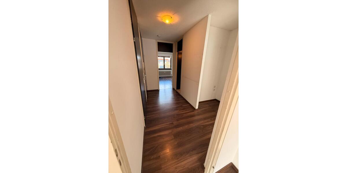 Etagenwohnung Stuttgart Mühlhausen - 2.5 Zimmer, 60 m&sup2;, 700&euro; | Angebot:26032172