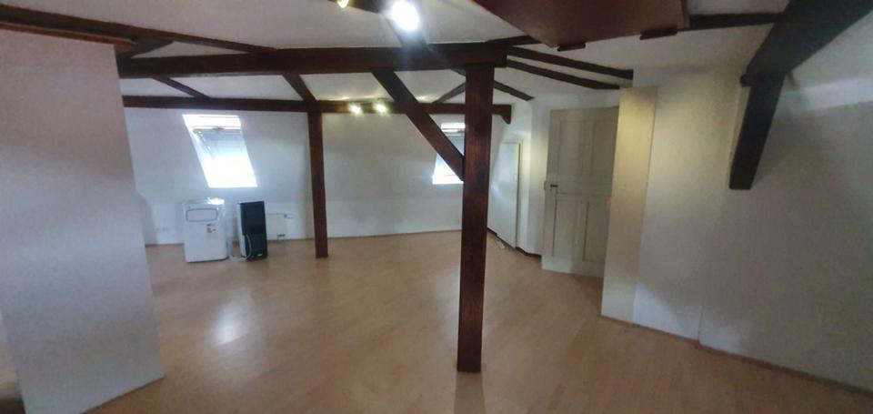 Dachgeschoßwohnung Stuttgart Stuttgart-Süd - 3.5 Zimmer, 91 m&sup2;, 1.450&euro; | Angebot:25363233