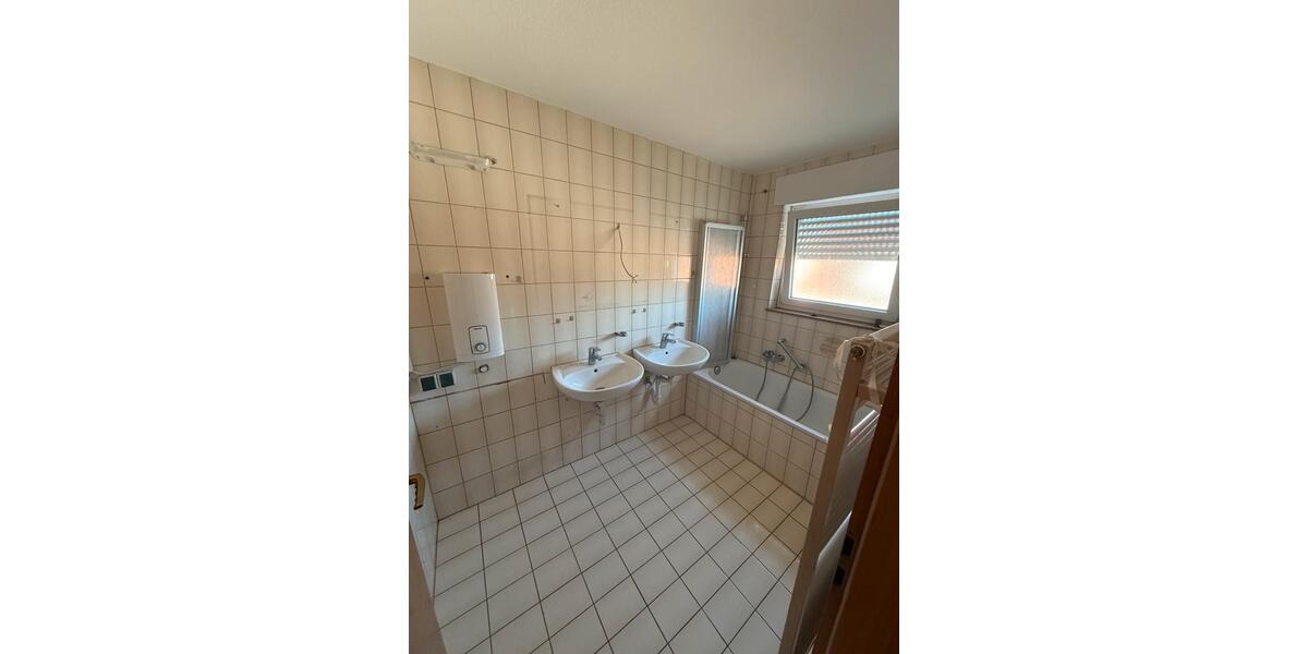 Etagenwohnung Winterbach - 4 Zimmer, 96 m&sup2;, 1.400&euro; | Angebot:27603004
