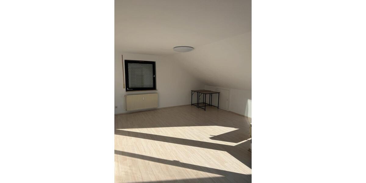 Dachgeschoßwohnung Vaihingen an der Enz - 3.5 Zimmer, 80 m&sup2;, 1.350&euro; | Angebot:27593623