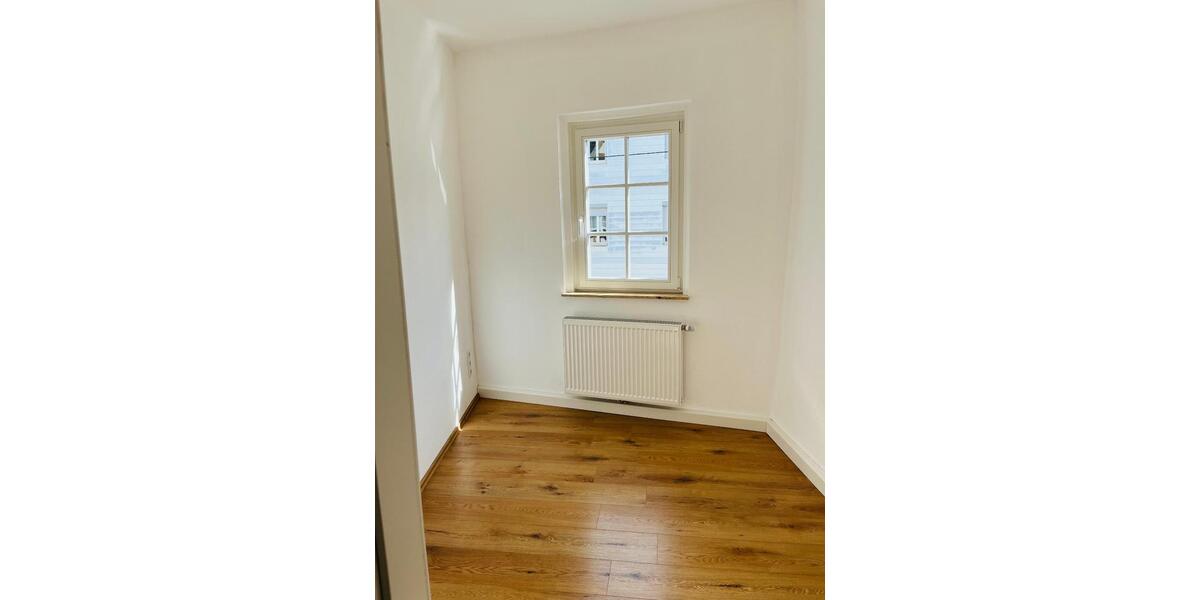 Maisonettenwohnung Stuttgart Luginsland - 3.5 Zimmer, 107 m&sup2;, 1.350&euro; | Angebot:25965671