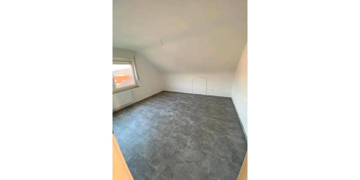 Dachgeschoßwohnung Remshalden - 3 Zimmer, 70 m&sup2;, 850&euro; | Angebot:25064648