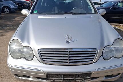 Mercedes-Benz C 180 176.000 km 1.490 &euro; Kernen i. r 71394