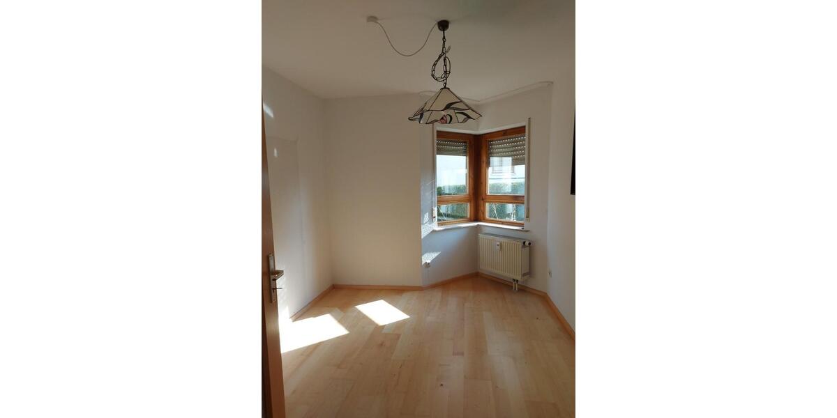 Erdgeschoßwohnung Ebersbach an der Fils - 3 Zimmer, 90 m&sup2;, 1.200&euro; | Angebot:25366445