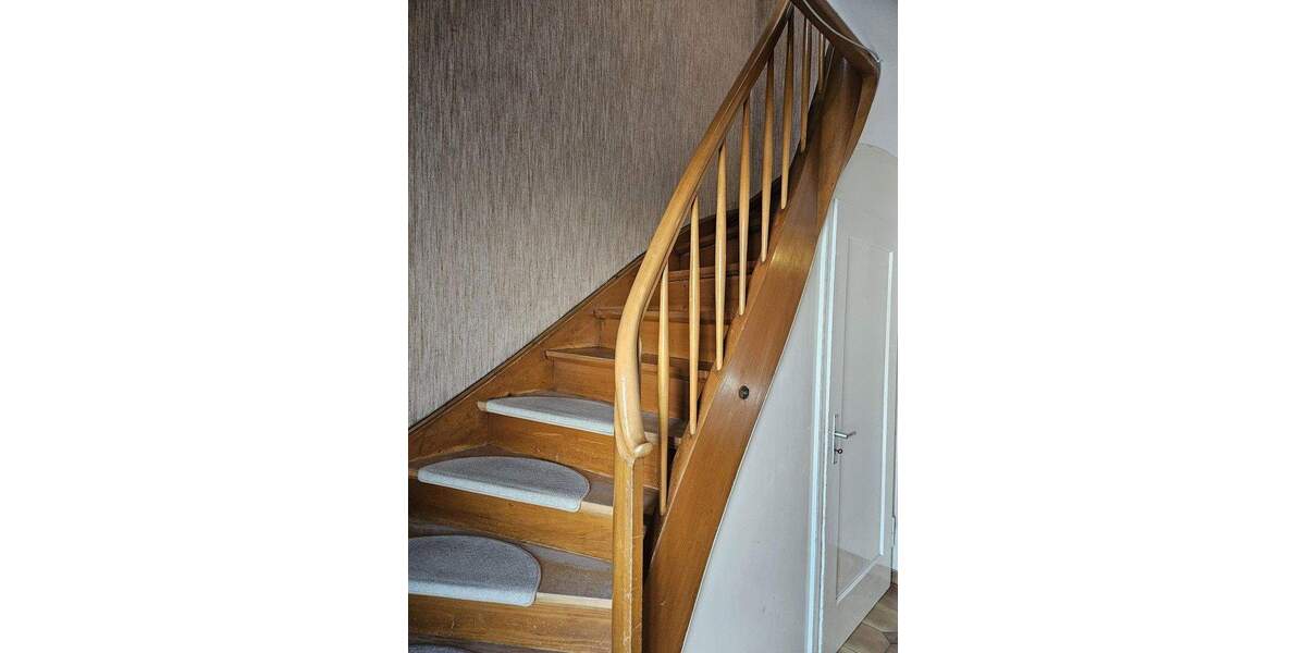 Doppelhaushälfte Stuttgart Weilimdorf - 7 Zimmer, 167 m&sup2;, 649.000&euro; | Angebot:25905875