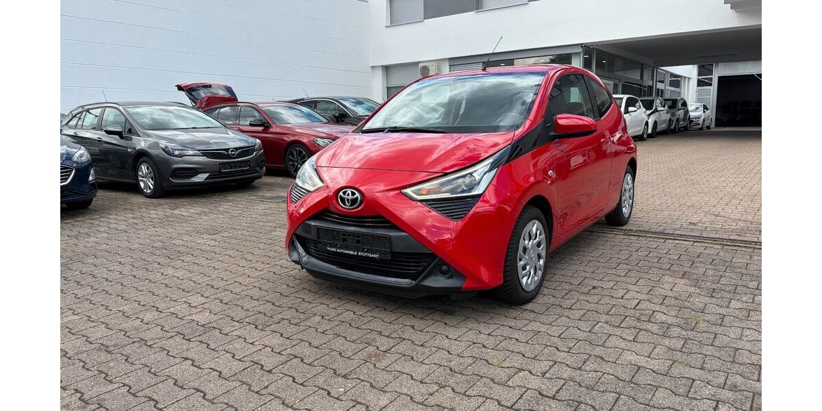 Toyota Aygo (X) 83.647 km 7.795 &euro; Stuttgart 70597