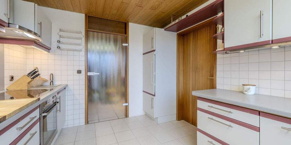 Einfamilienhaus Nürtingen - 7 Zimmer, 282 m&sup2;, 949.000&euro; | Angebot:25732743