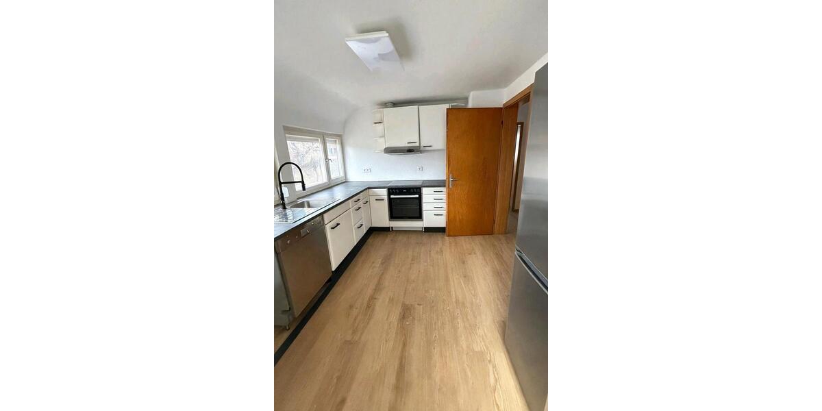 Dachgeschoßwohnung Oberstenfeld - 3 Zimmer, 72 m&sup2;, 1.000&euro; | Angebot:25781832