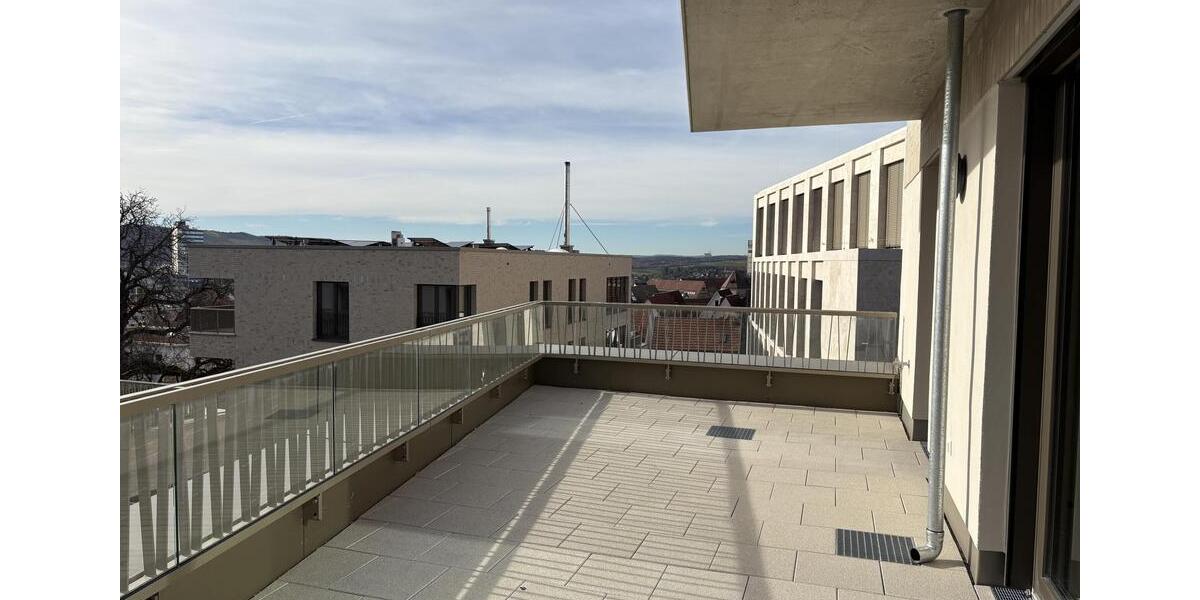 Dachgeschoßwohnung Leonberg - 4 Zimmer, 121 m&sup2;, 2.484&euro; | Angebot:23712507