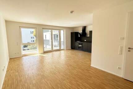 Wohnung Stuttgart Untertürkheim - 2 Zimmer, 70 m&sup2;, 1.150&euro; | Angebot:26022382