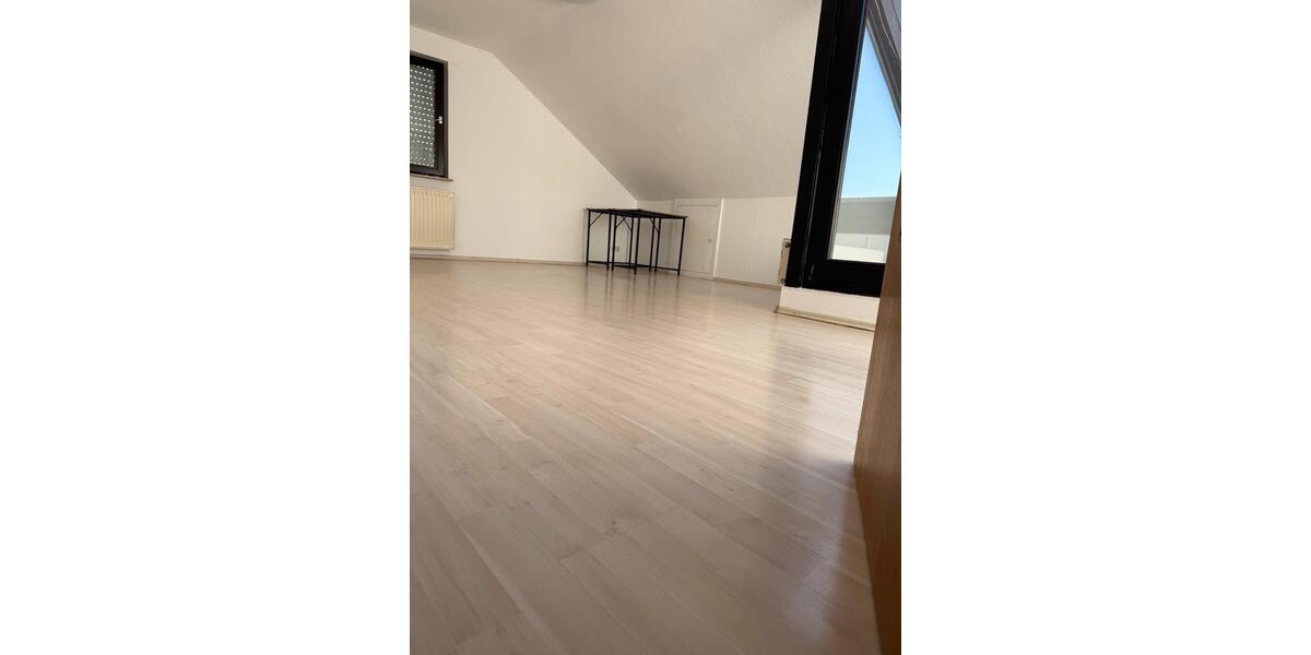 Dachgeschoßwohnung Vaihingen an der Enz - 3.5 Zimmer, 80 m&sup2;, 1.350&euro; | Angebot:27593623