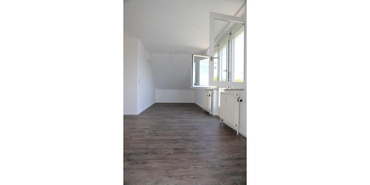 Dachgeschoßwohnung Oberstenfeld - 3.5 Zimmer, 72 m&sup2;, 225.000&euro; | Angebot:25376469